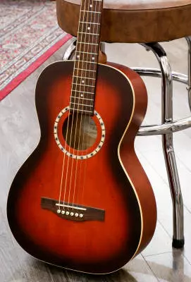 Art & Lutherie Ami Spruce Parlor Acoustic Guitar in Burgundy